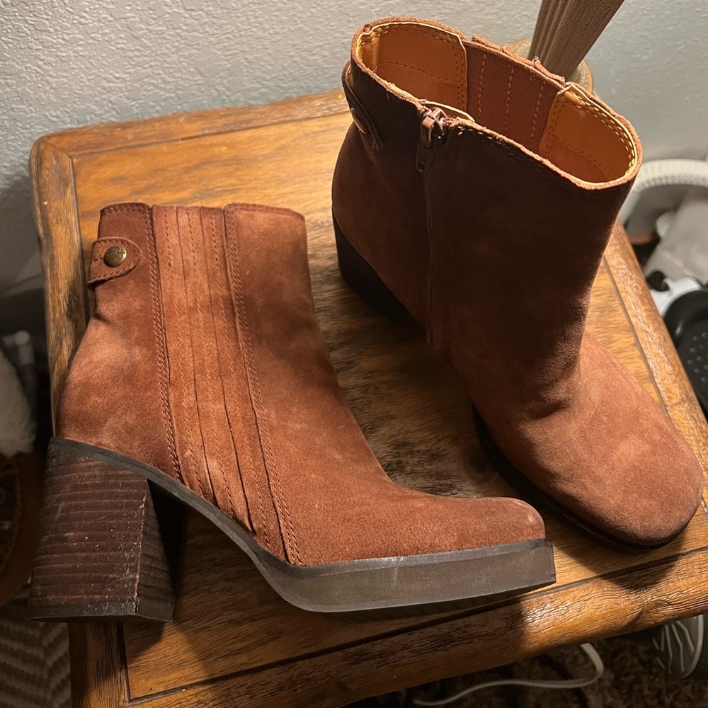 Zodiac Heeled Boot